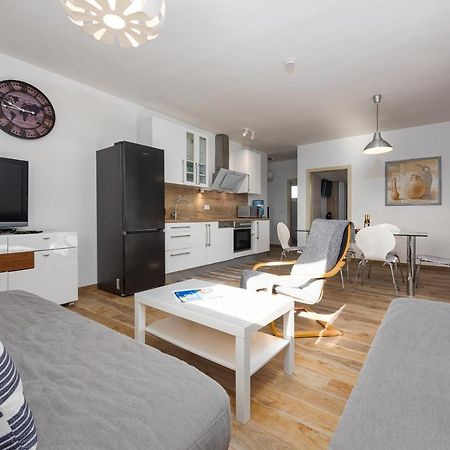 Hibiskus App1 Apartment Vir Bagian luar foto