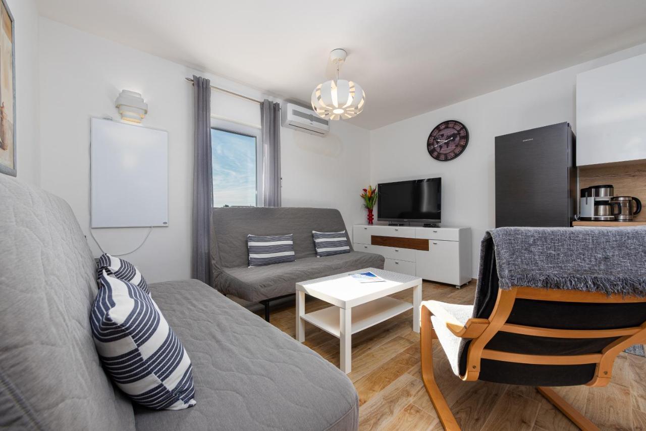Hibiskus App1 Apartment Vir Bagian luar foto
