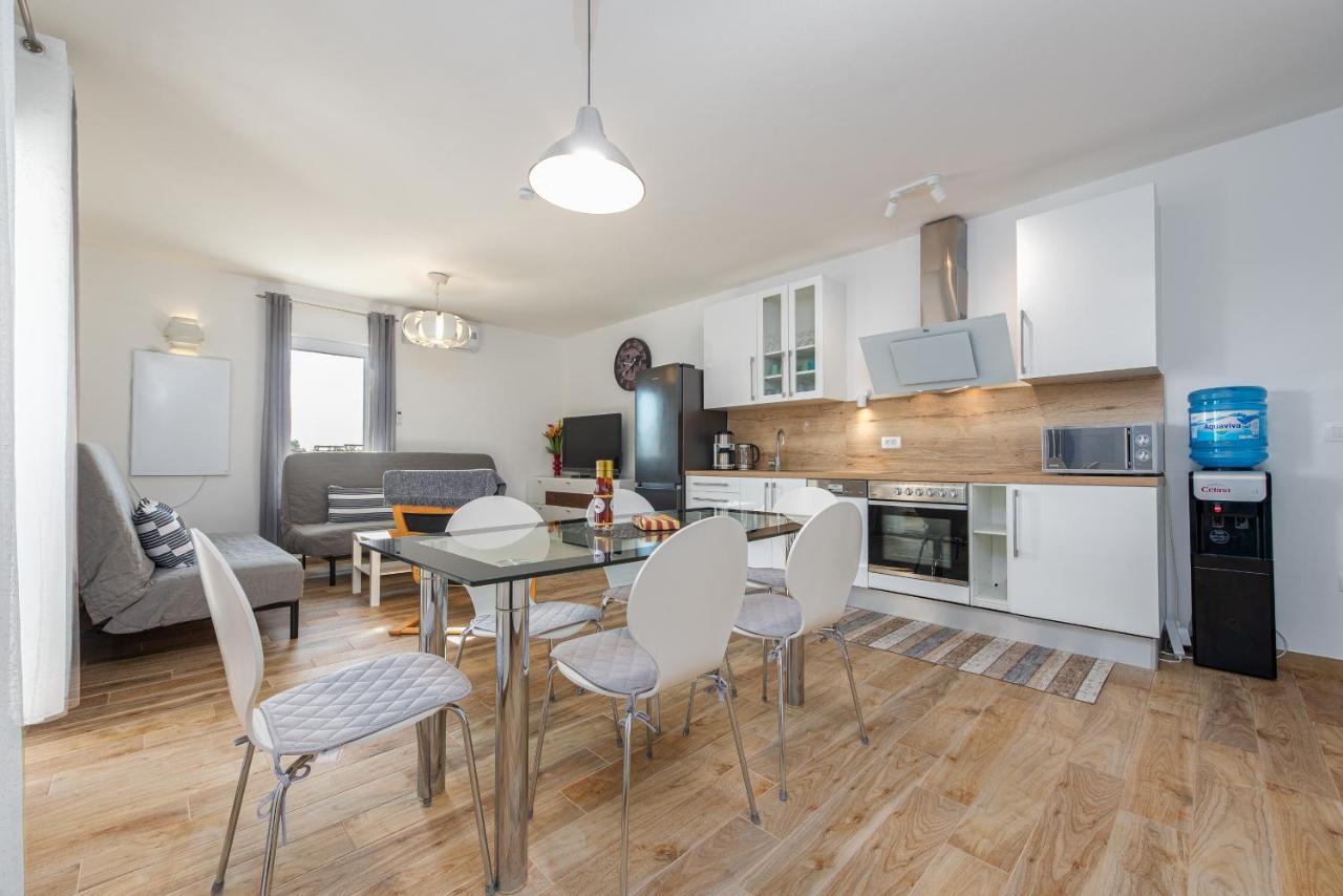 Hibiskus App1 Apartment Vir Bagian luar foto