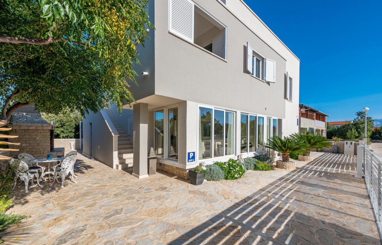 Hibiskus App1 Apartment Vir Bagian luar foto
