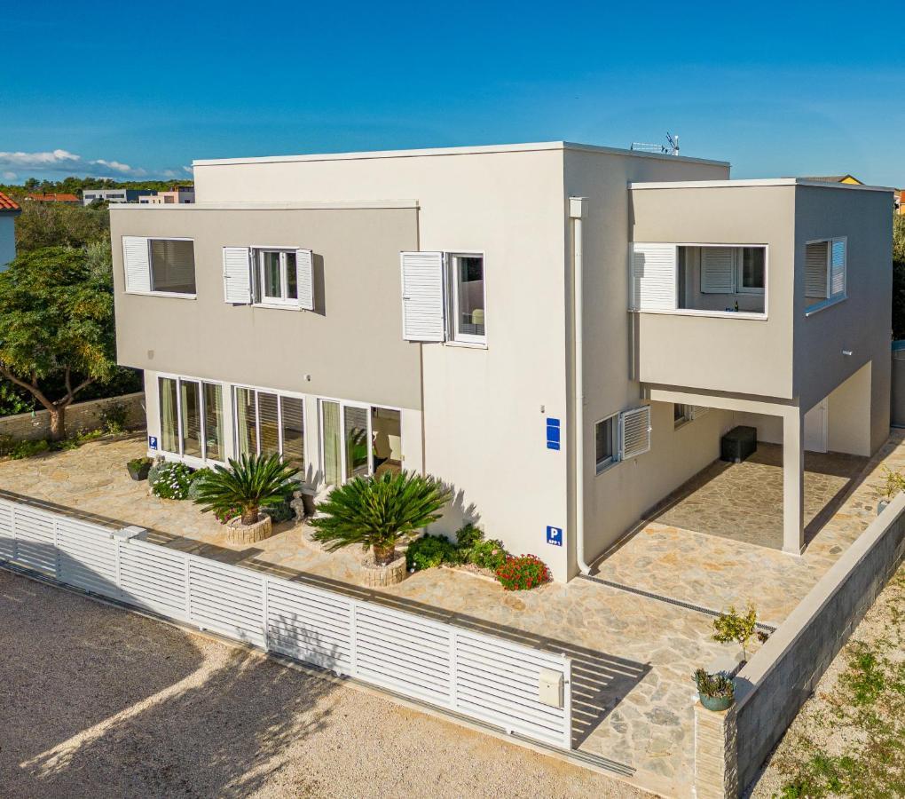 Hibiskus App1 Apartment Vir Bagian luar foto