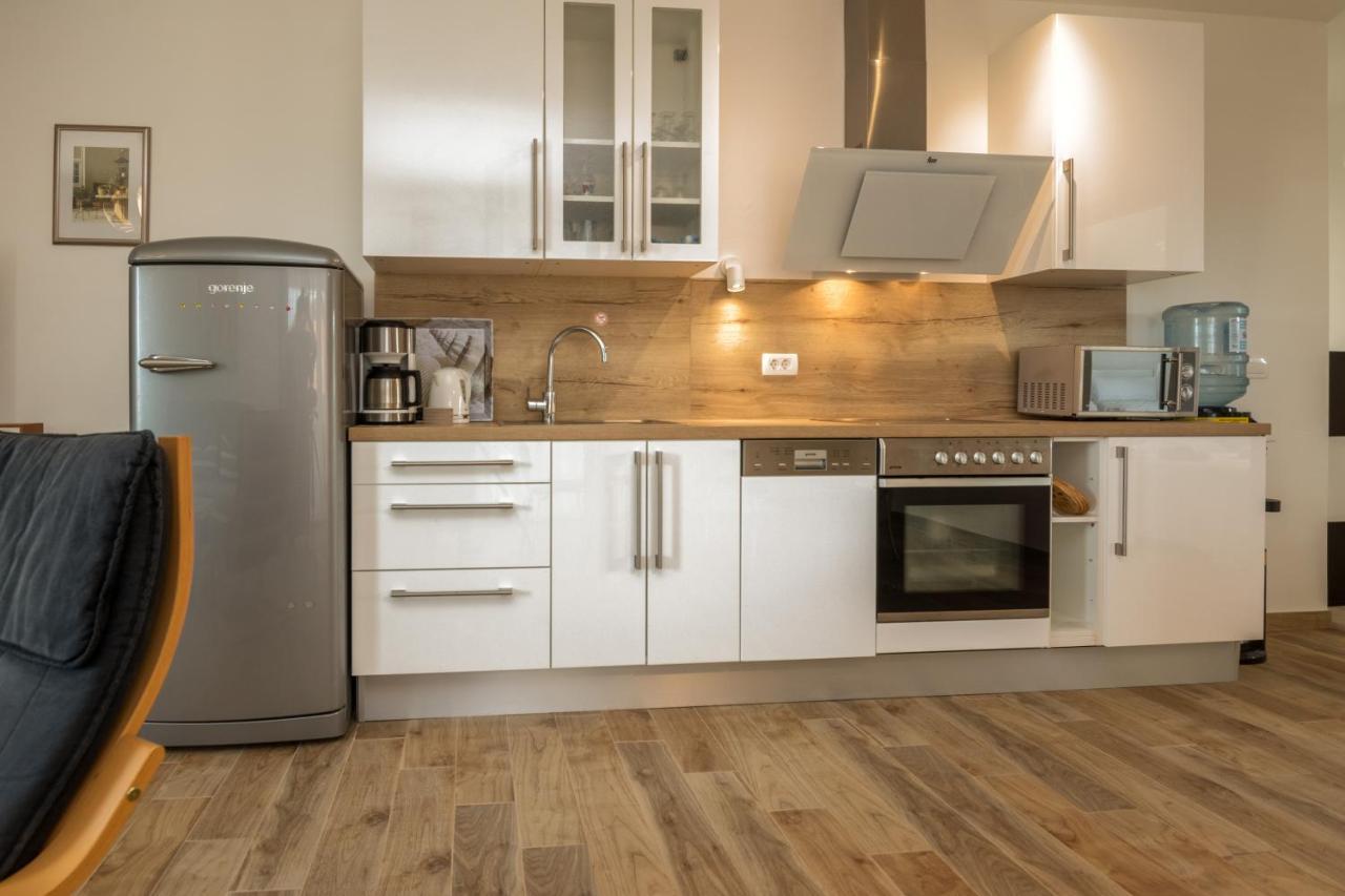 Hibiskus App1 Apartment Vir Bagian luar foto