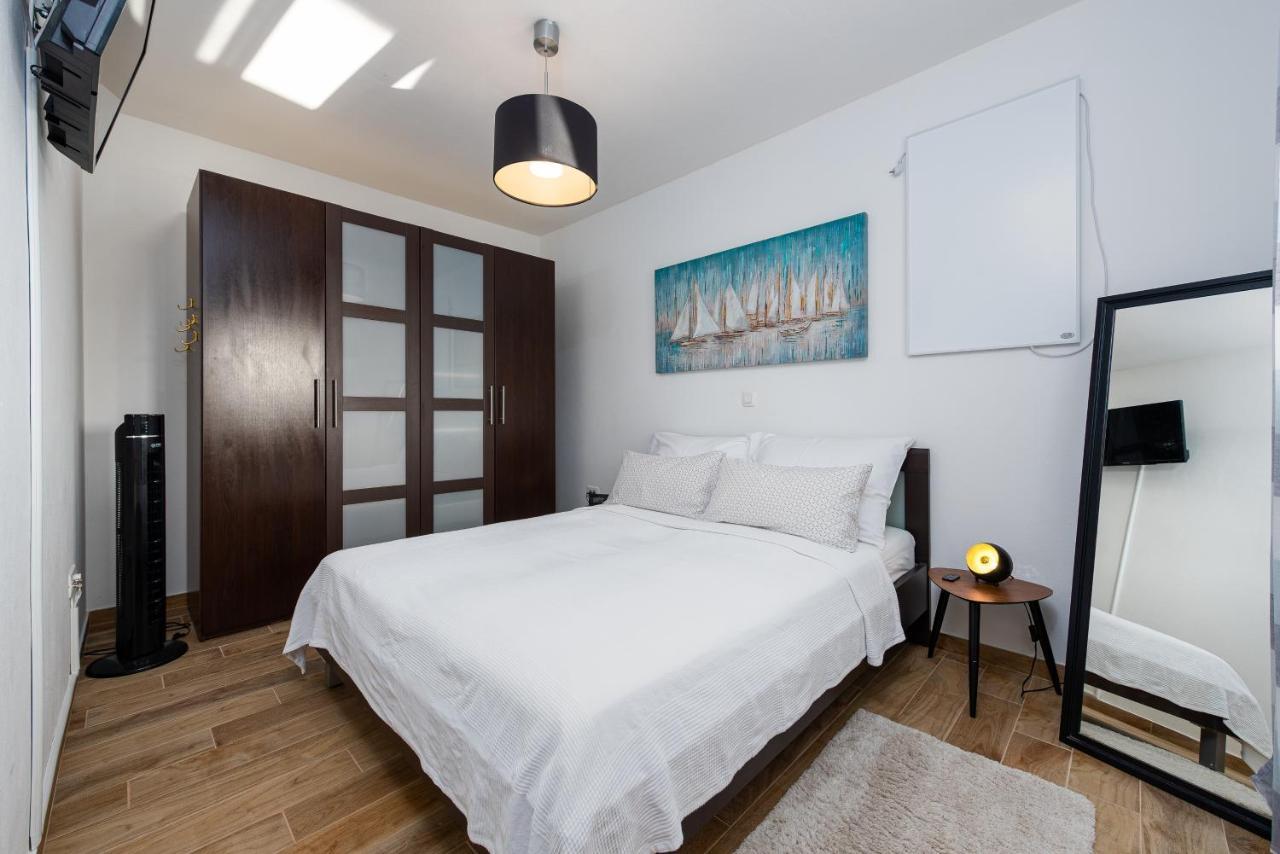 Hibiskus App1 Apartment Vir Bagian luar foto